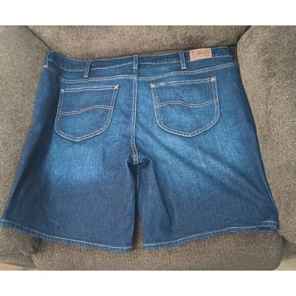 Lee Shorts Womens Size 22 M Bermuda Regular Fit Jean Blue Denim Mid-Rise - Picture 5 of 6
